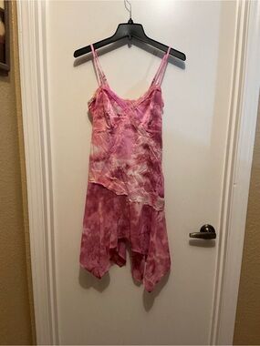 wild fable Pink Tie-Dye Lace-Trim Handkerchief-Hem Chemise Dress